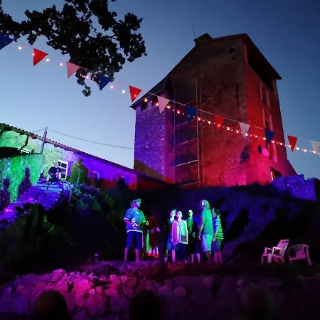 Chateau De بيت ضيافة